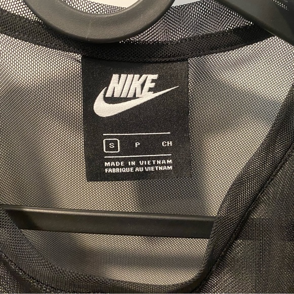 Nike Mesh Workout Top - Picture 2 of 2